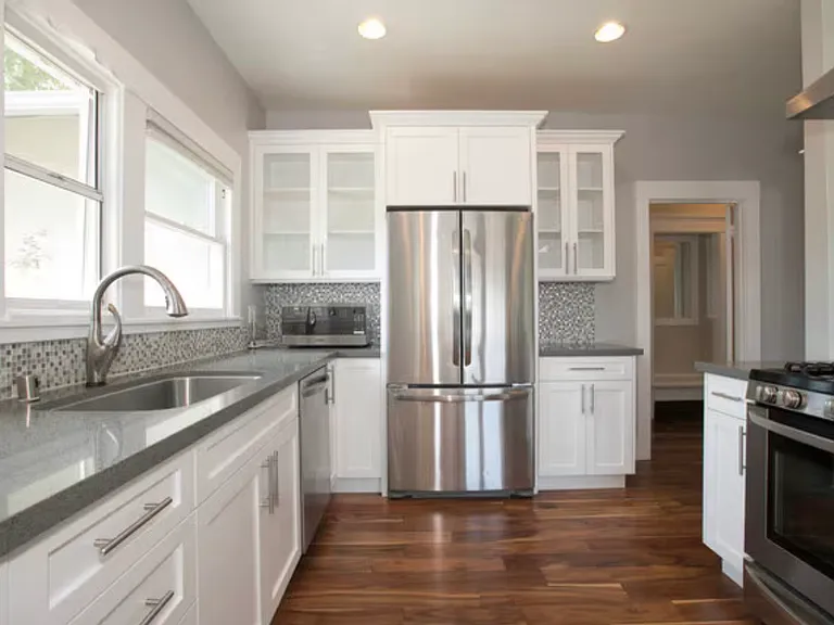 401 N Howard St — Photo 2