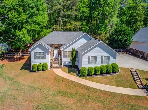 3314 Banks Mountain Dr, Gainesville, GA 30506