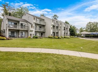 5584/5585 W Creeks Xing #5584/5585, Williamsburg, MI 49690