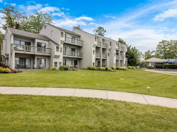 5584/5585 W Creeks Xing #5584/5585, Williamsburg, MI 49690