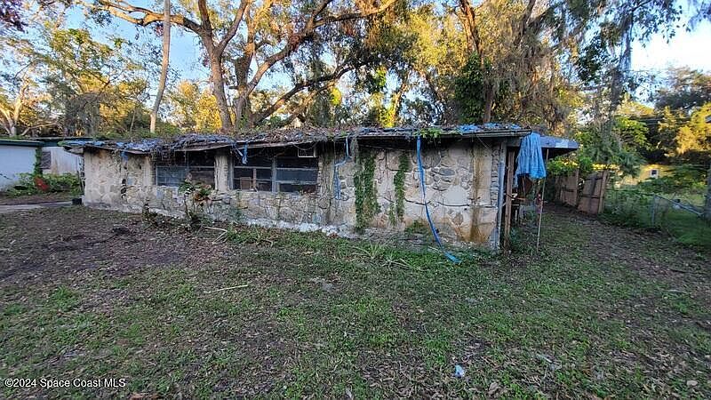 1st image of 2467 Wildwood Dr