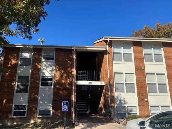 1951 Greenpoint Dr APT 103, Saint Louis, MO 63122