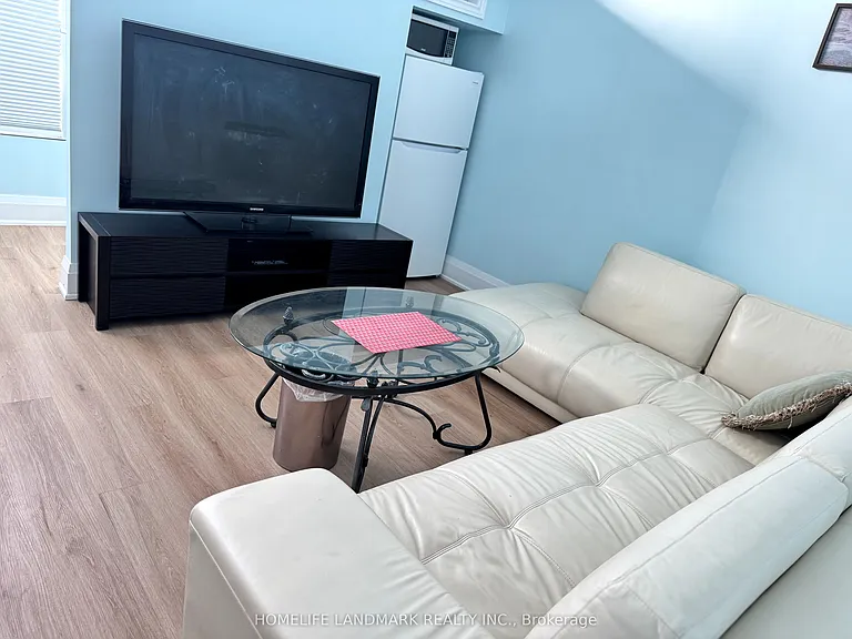 33 Luzon Ave #3 — Photo 2