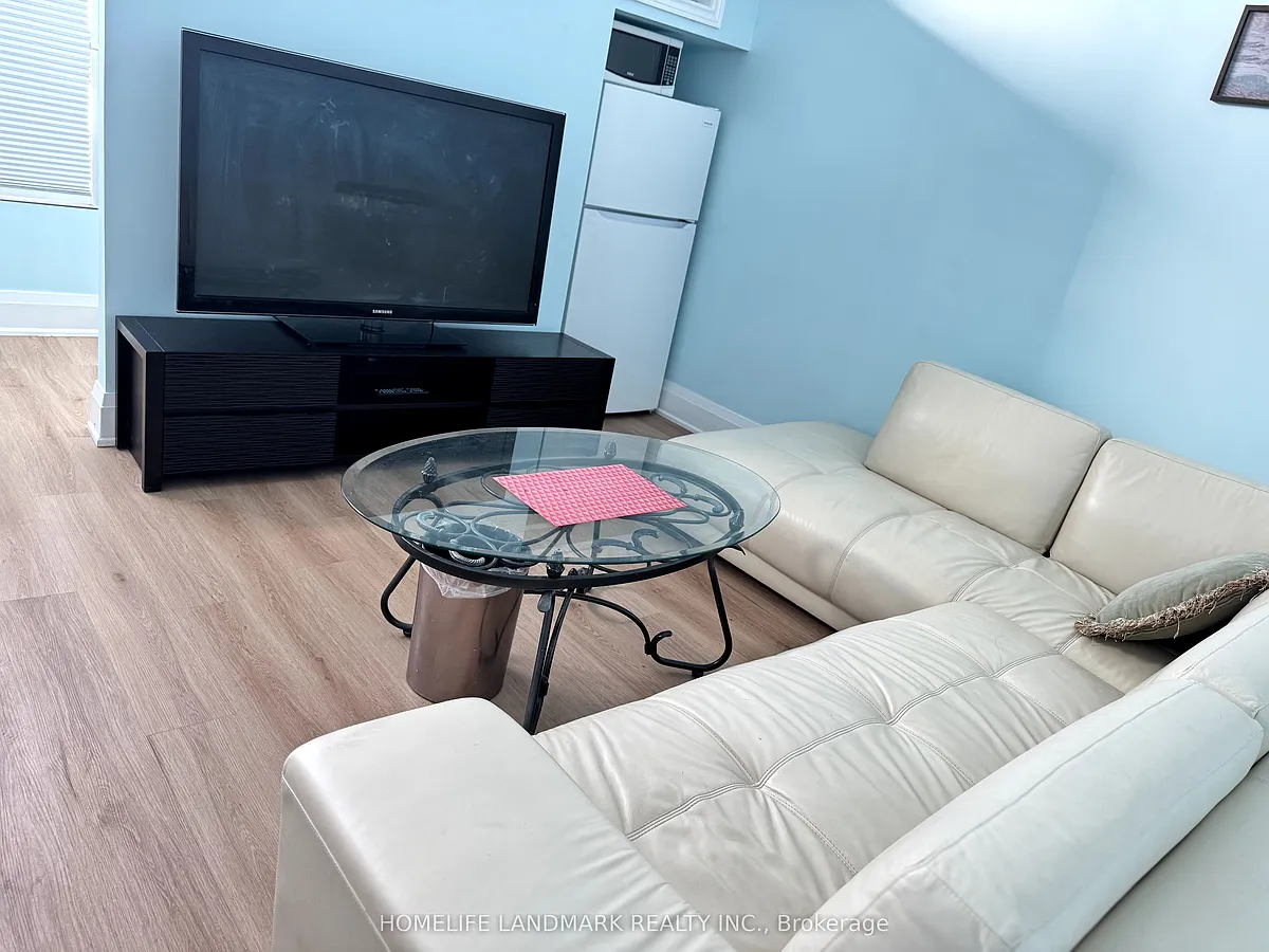 Building Photo - 33 Luzon Ave #3