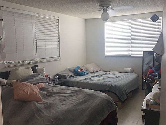 5th image of 8215 Lake Dr #201