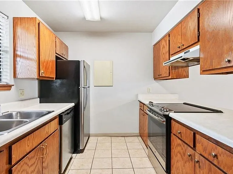 250 N Madison St #B — Photo 4