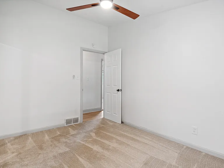 3205 Braddock St — Photo 20