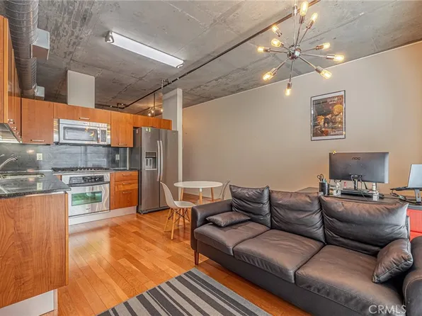 645 W 9th St APT 301, Los Angeles, CA 90015