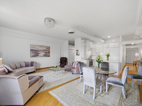 4th image of 3323 N Paulina St APT 3F