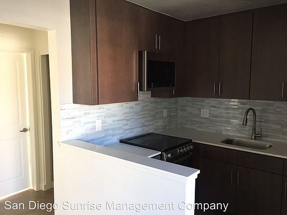 4th image of 2421 E St APT A