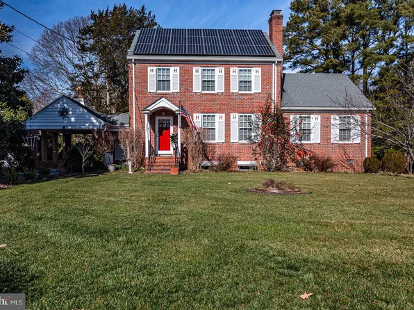 135 E Church St, Kilmarnock, VA 22482