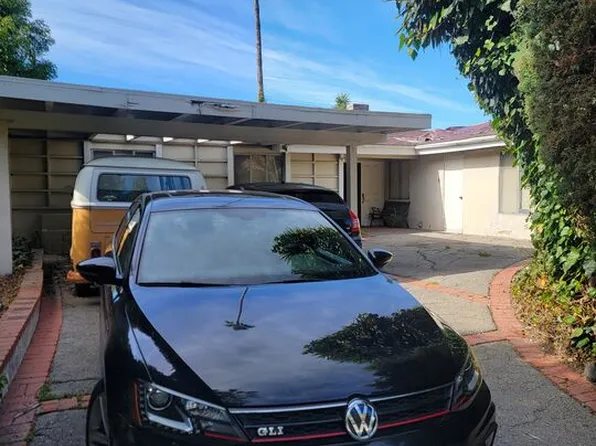 20720 Collins St, Woodland Hills, CA 91367