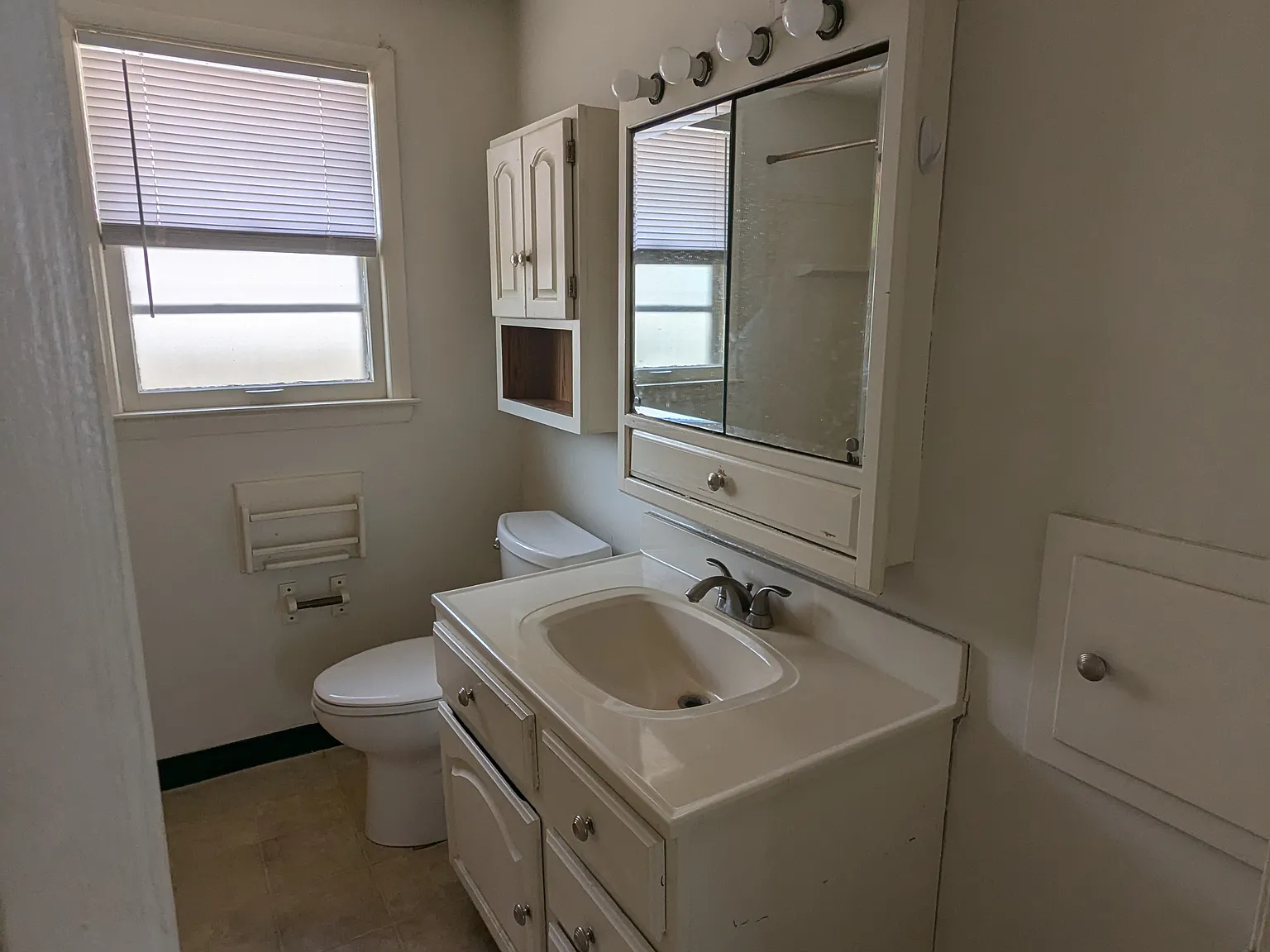 2 bed, 900 sqft, $1,350 — Photo 4