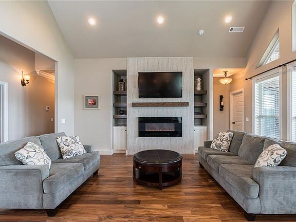 4th image of 3502 NW Woodberry Ct