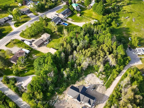 833 Iron Woods Dr #3, Douro Dummer, ON K0L 3A0