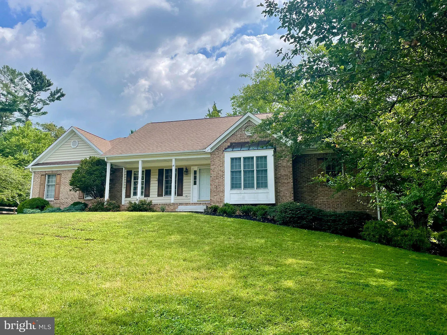 3 bed, 2.0 bath, 2025 sqft, $3,500 — Photo 1