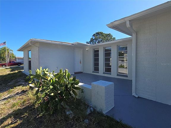 2nd image of 11014 Tamarix Ave