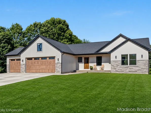 13792 84th Ave, Coopersville, MI 49404