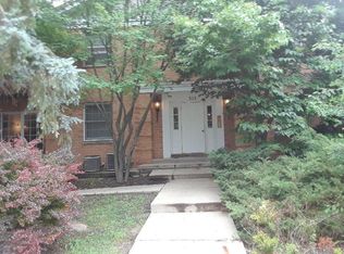 515 Autumn Ct #104, Elgin, IL 60123