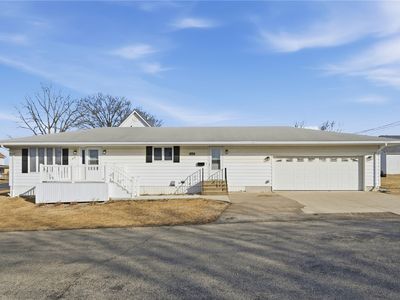 410 7th St, Lowden, IA, 52255