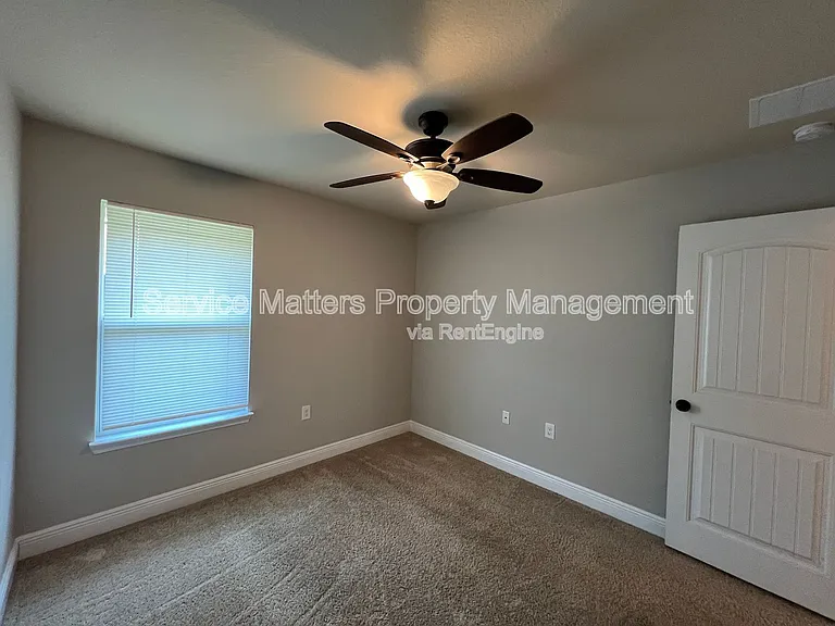 4496 Fiske St — Photo 27