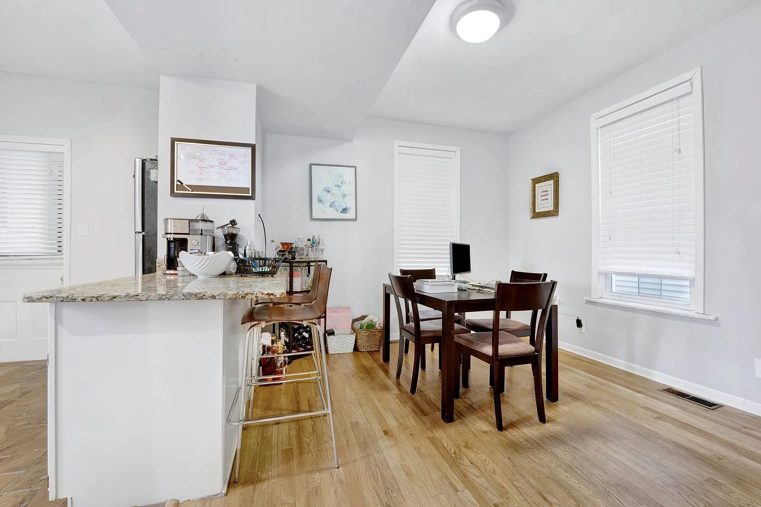 2 bed, 1900 sqft, $3,850 — Photo 3