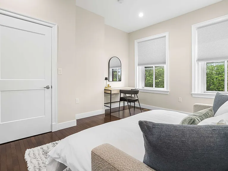 327 E Capitol St SE #2 — Photo 49