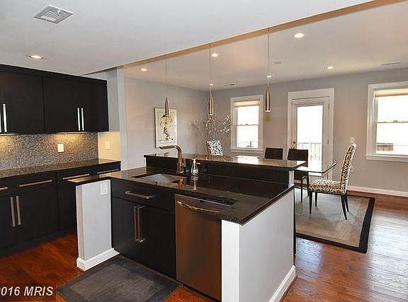 2nd image of 3010 Henrietta St #1F