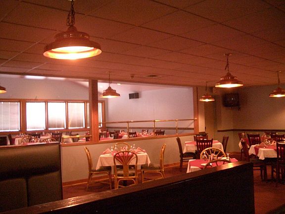 3rd image of 1600 N Main St