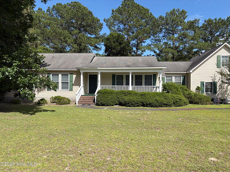 1st image of 901 Firefly Ct