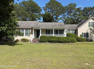 901 Firefly Ct, New Bern, NC 28560