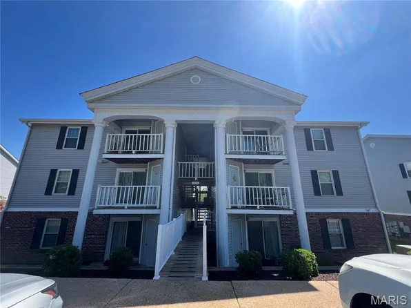 1247 Creve Coeur Crossing Ln APT J, Chesterfield, MO 63017