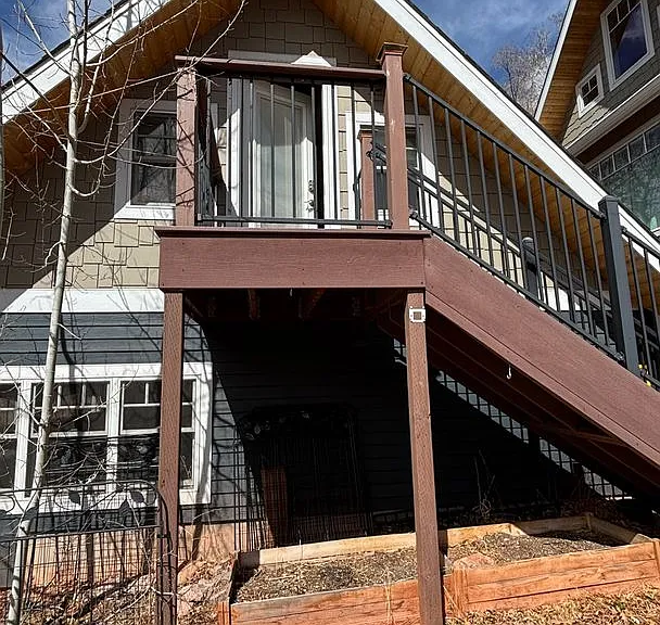 212 Illinois Ave — Photo 1