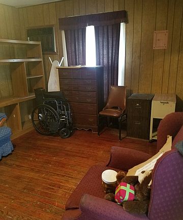 5th image of 726 Stonewall St