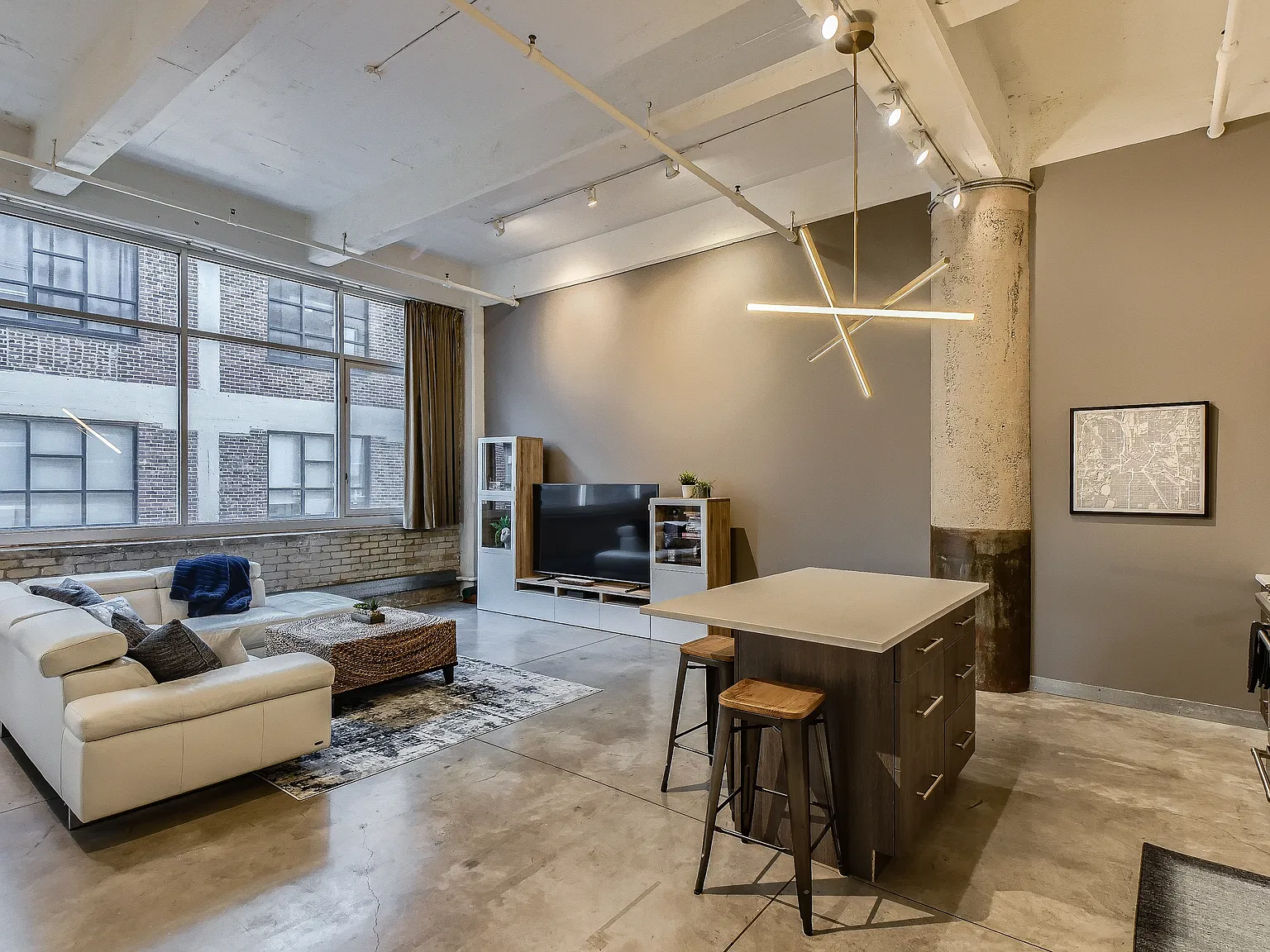 1 bed, 897 sqft, $2,900 — Photo 3