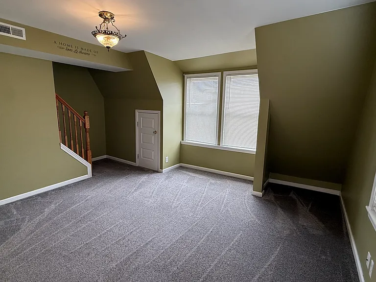 2223 Noble St #2 — Photo 8