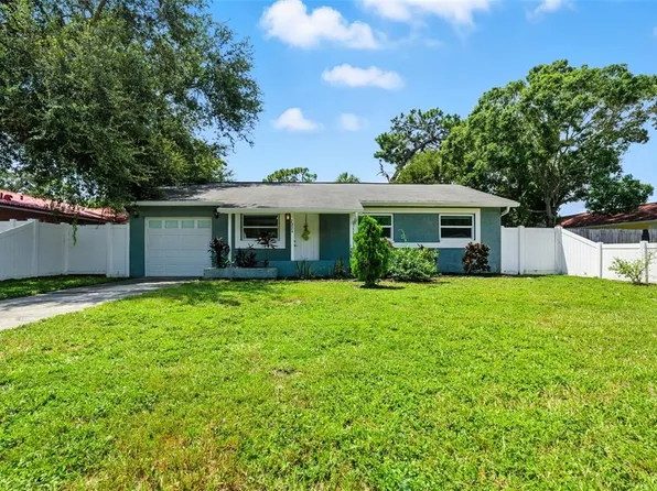 2824 Oaklawn Ave, Largo, FL 33771