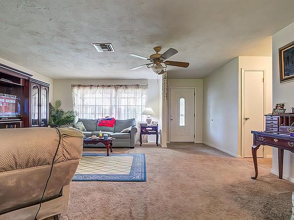 4th image of 35 Truman Blvd