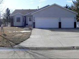 2309 Crescent Dr, Minot, ND 58703