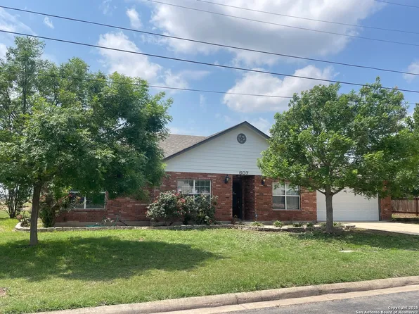 607 33rd Street, Hondo, TX 78861