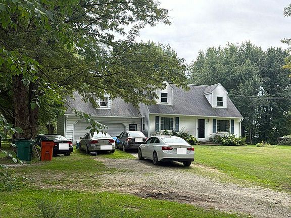 3rd image of 8429 E Lake Rd