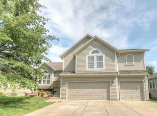 18150 W 157th St, Olathe, KS 66062