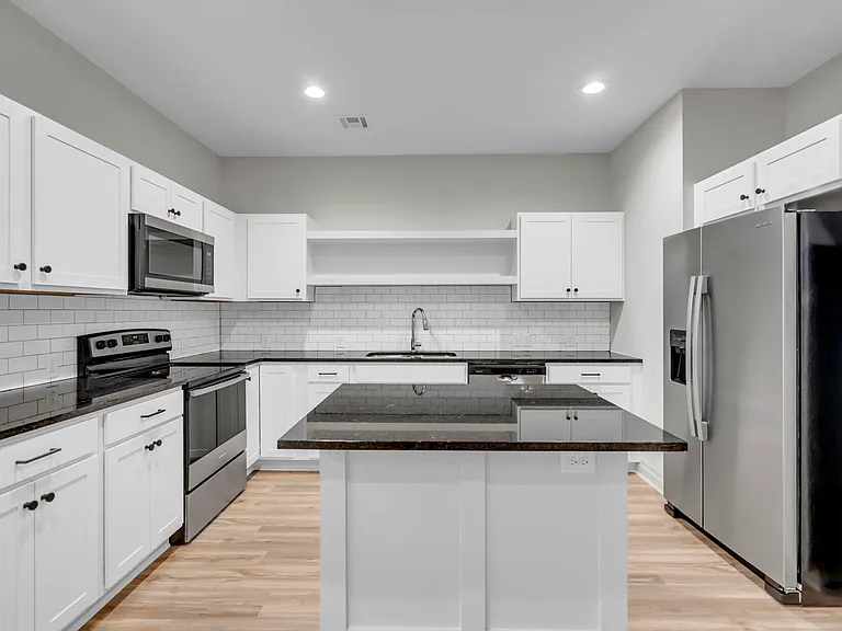 1811 E Liam Ct — Photo 11
