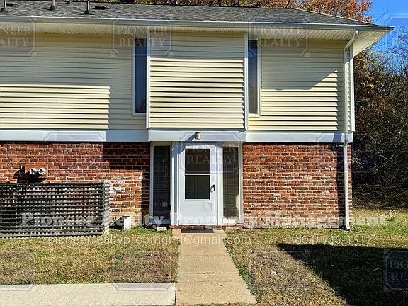 3rd image of 3127 Danzler Cir