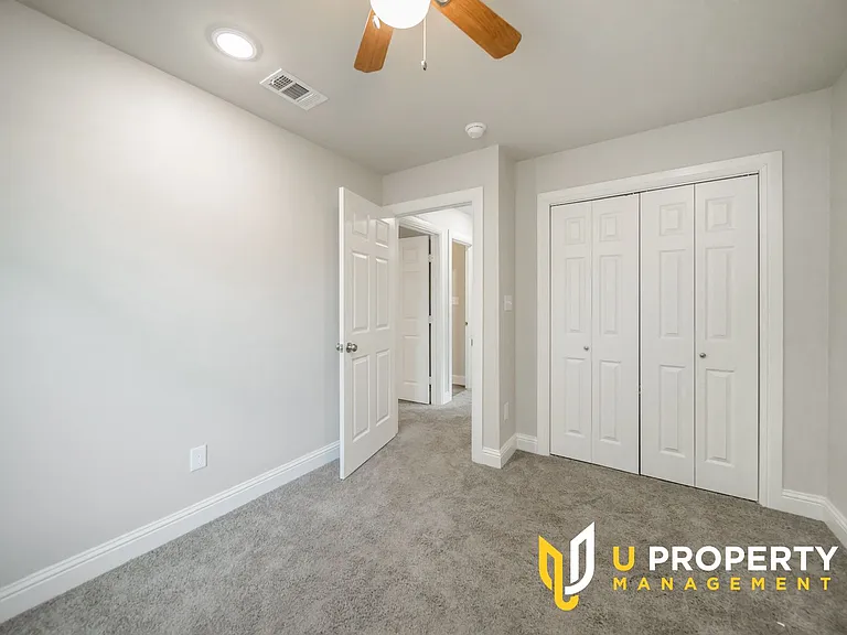 1014 W Ford St — Photo 14