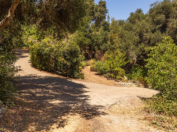 3rd image of 7243 Gobernador Canyon Rd