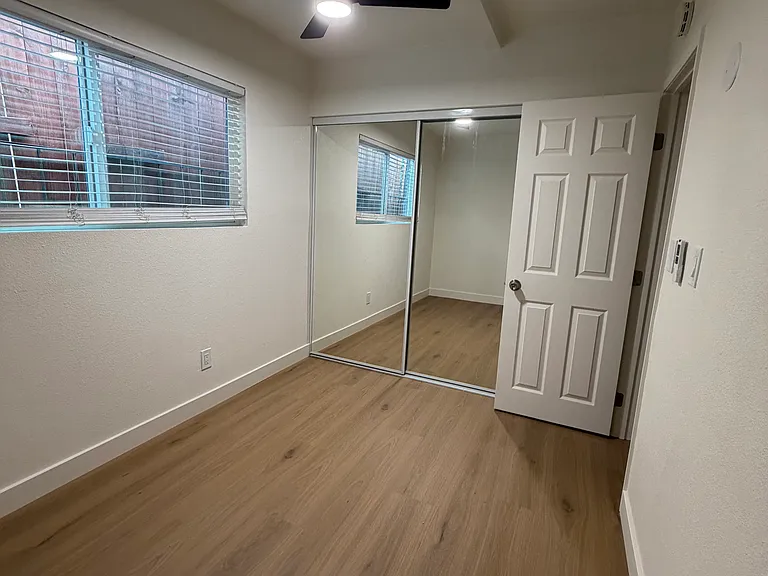 2704 Highland Ave — Photo 9