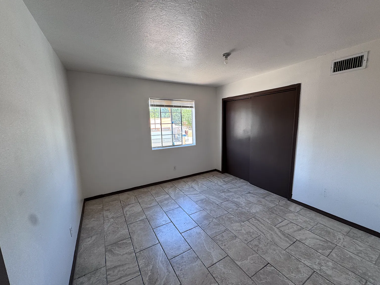 1 bed, 550 sqft, $799 — Photo 2