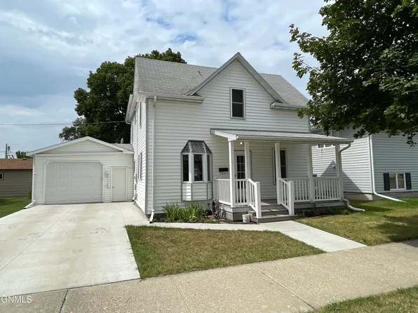 214 7th Ave SW, Valley City, ND 58072