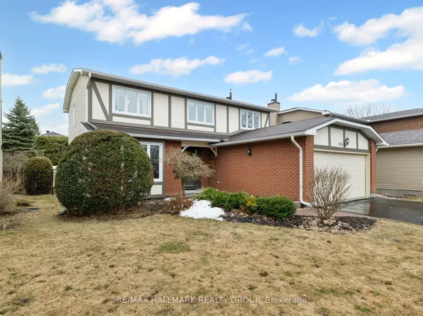 906 Chaleur Way, Ottawa, ON K1C 2S1